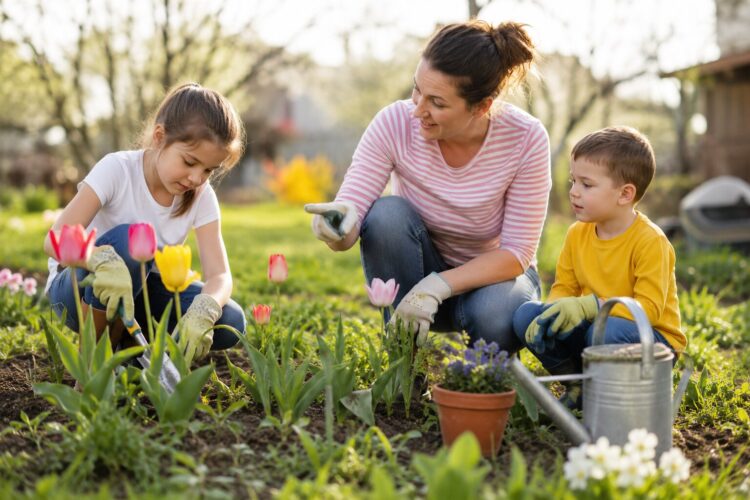 Jardinagem com crianças: atividades simples para despertar o gosto pelas plantas desde cedo