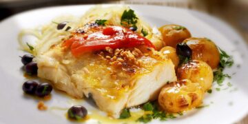 Bacalhau no sal grosso: a técnica que sela o sabor por dentro