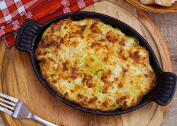 Bacalhau espiritual gratinado no forno: perfeito para reunir a família à mesa