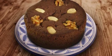 Bolo de mel da Madeira com especiarias e frutos secos: receita que sai sempre bem