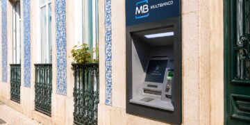 Como nasceu o Multibanco português, em 1985, com apenas nove máquinas