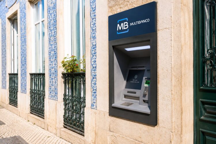 Como nasceu o Multibanco português, em 1985, com apenas nove máquinas