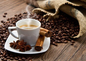 Porque "cafezinho" nem sempre significa um café pequeno em português