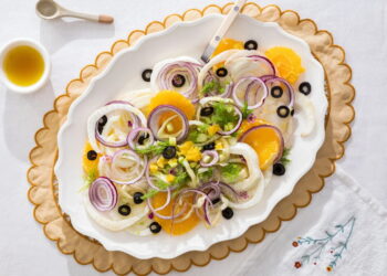 Salada de laranja à algarvia: perfeita para os dias quentes de Verão