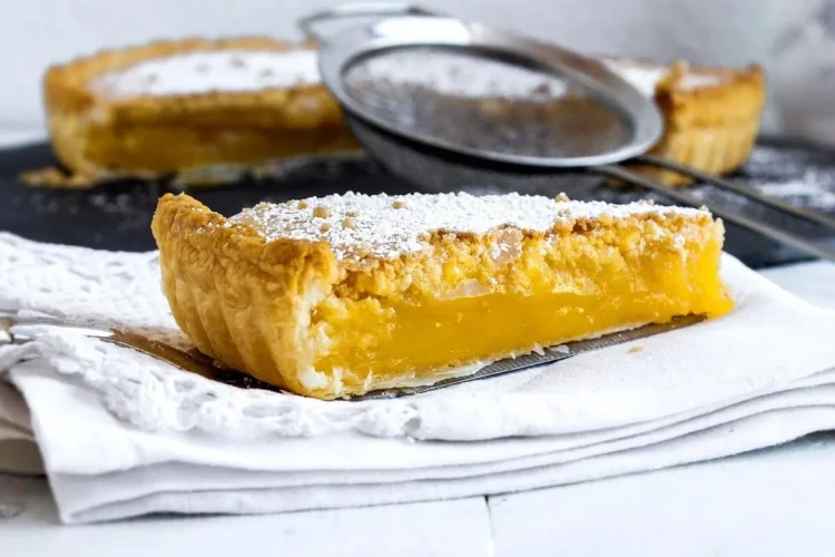 Tarte de amêndoa com doce de ovo: receita conventual que é uma delícia
