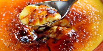 Leite creme com crosta de açúcar queimado: receita fácil que sai sempre bem