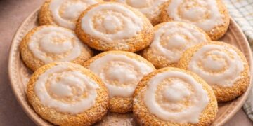 Cavacas: a receita original das conchas estaladiças cobertas de glacé