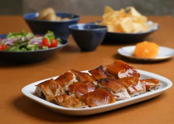 Leitão à Bairrada: a receita com pele estaladiça sem forno de lenha