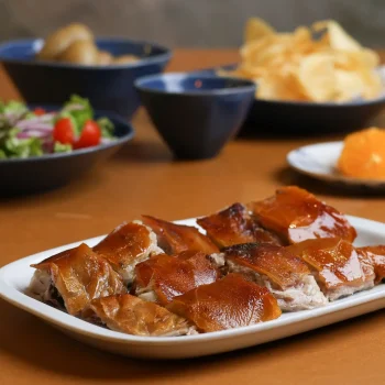 Leitão à Bairrada: a receita com pele estaladiça sem forno de lenha