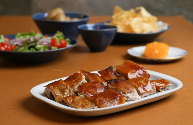 Leitão à Bairrada: a receita com pele estaladiça sem forno de lenha