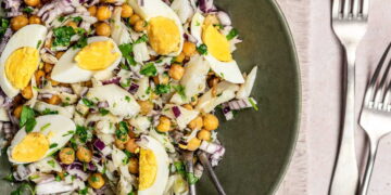 Bacalhau com grão à portuguesa: receita tradicional que sai sempre bem