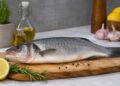 Como remover o cheiro a peixe das mãos e das superfícies da cozinha