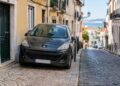Estacionar em cima do passeio? A multa pode ser bem pesada