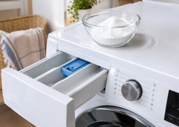 Bicarbonato na gaveta do detergente: a zona da máquina que ninguém lembra