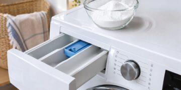 Bicarbonato na gaveta do detergente: a zona da máquina que ninguém lembra