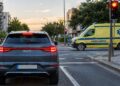 Não ceder passagem a uma ambulância também dá multa, mesmo com o sinal vermelho