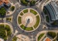 Quem tem prioridade dentro de uma rotunda?