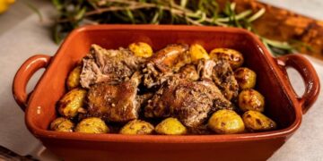 Cabrito assado à moda da Beira: receita tradicional, reconfortante e repleta de sabor