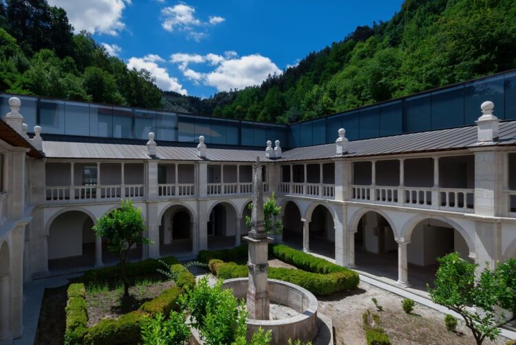 Mosteiro de Lorvão: o convento das infantas onde nasceu um dos manuscritos mais belos da Idade Média