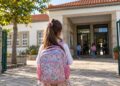 Mochila escolar: o peso máximo de 10% do corpo da criança e a forma certa de a lavar