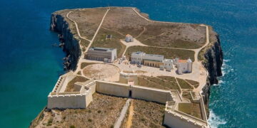 Fortaleza de Sagres: a rosa-dos-ventos de 43 metros que ainda divide os historiadores