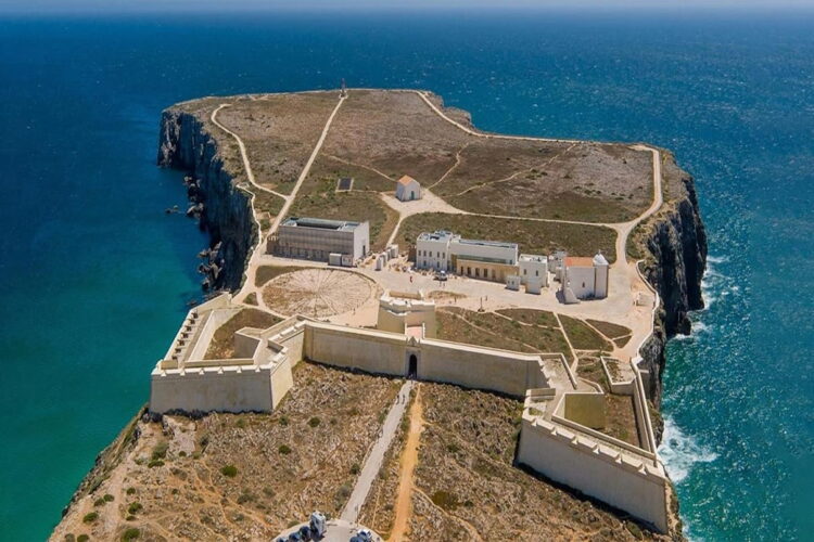 Fortaleza de Sagres: a rosa-dos-ventos de 43 metros que ainda divide os historiadores
