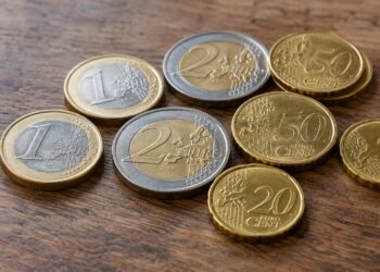 Pagar com moedas: o limite por pagamento que permite ao comerciante recusar
