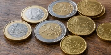 Pagar com moedas: o limite por pagamento que permite ao comerciante recusar