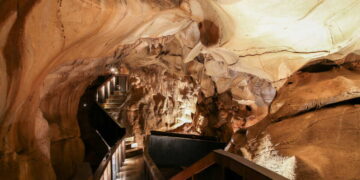 Gruta do Escoural: a única gruta com arte paleolítica conhecida em Portugal fica no Alentejo