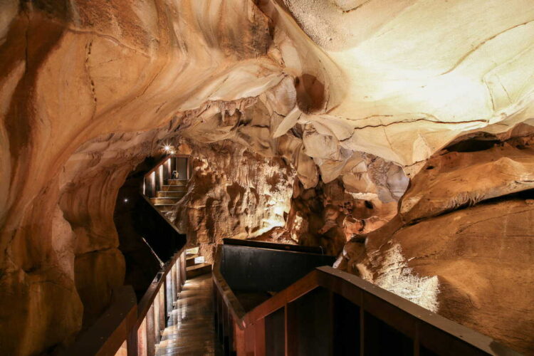 Gruta do Escoural: a única gruta com arte paleolítica conhecida em Portugal fica no Alentejo