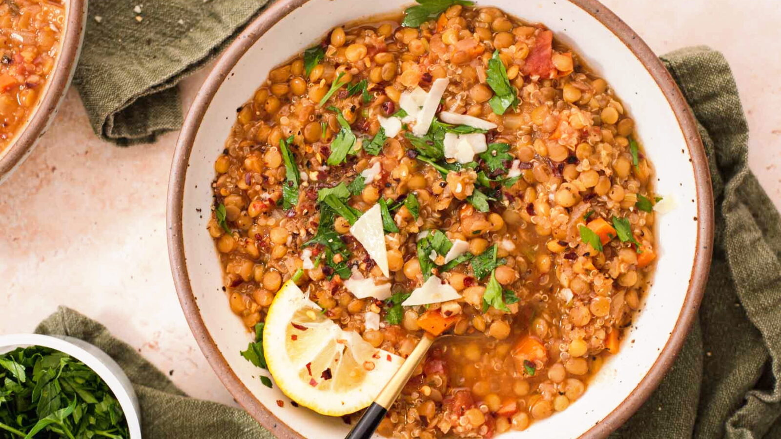 Sopa de lentilhas: receita tradicional e repleta de sabor