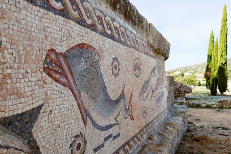 Ruínas romanas de Milreu: a villa de Estoi com mosaicos de peixes e um templo dedicado à água